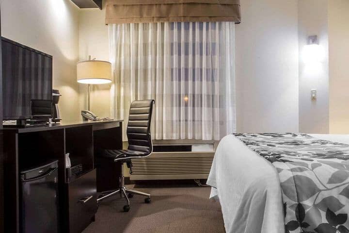 Room 27 of 36